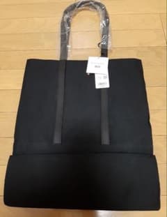 【完売品 新品】ユニクロ トートバッグ jwa 黒のサムネイル