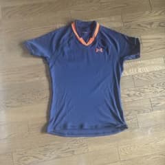 UNDER ARMOUR アンダーシャツ ネイビー×オレンジ　160のサムネイル
