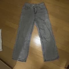 グレー ストレートデニムパンツのサムネイル