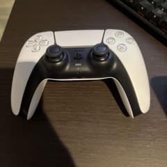 ワイヤレスコントローラー 本体 PS5コントローラーのサムネイル