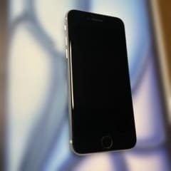 極美品❸iPhone SE 第2世代 64GB ホワイト バッテリー86%のサムネイル