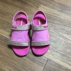 TEVA ピンク　サンダルのサムネイル