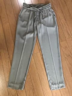 お盆限定値下げ！美品！サラサラパンツのサムネイル