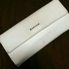 値下げ！使いやすいEMODAの長財布！のサムネイル