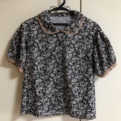 TINA JOJUN ティーナジョジュン　花柄シャツのサムネイル