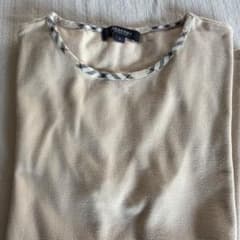 バーバリー　ベージュ クルーネック 半袖Tシャツのサムネイル
