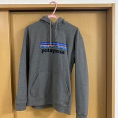 パタゴニア　パーカーのサムネイル