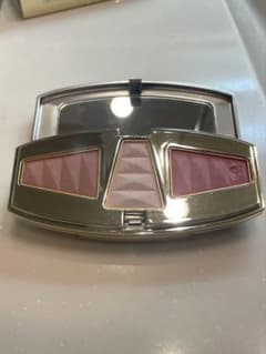 BEAUTE パウダーチーク 3色入りのサムネイル