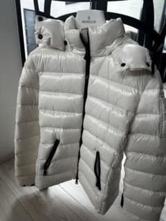 タキマキ着用MONCLER ホワイト ダウンジャケット - メルカリ