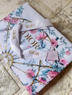 Dior ギフト袋 ローズ柄 リボン付きのサムネイル