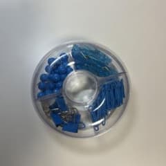 文房具 クリップなどブルー系のサムネイル