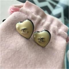 シャネル CHANEL ハート形ピアスのサムネイル