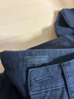 UNIQLO JEANS ブラックデニム スリムフィットのサムネイル