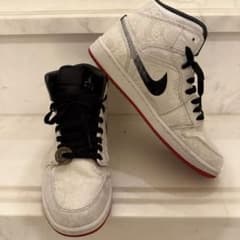 CLOT × Nike Air Jordan 1 Mid SE Fearlessのサムネイル