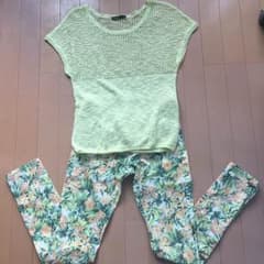 AZUL by moussy リゾート柄スキニー 花柄+サマーニットのサムネイル