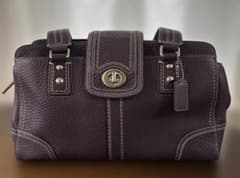 【美品】COACH ハンドバッグ パープル レザー ターンロック F13961 美品】COACH ハンドバッグ パープル レザー ターンロック F13961