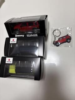 ジムニーノマド ミニカー プルバック 3カラーと キーホルダー 1セット 未使用 ジムニーノマド ミニカー プルバック 3カラーと キーホルダー 1セット