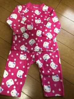 ✩ 美品 80cm キティちゃんパジャマ ✩のサムネイル