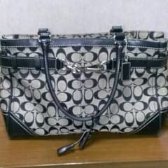 正規品！人気のCOACHのバック！のサムネイル