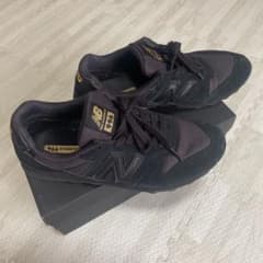 ニューバランス996 ブラック✖️ゴールド　24.5㎝のサムネイル