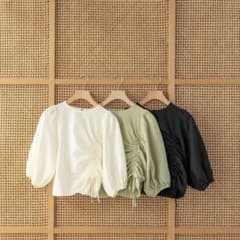 hinari シャーリングリボンブラウス 半袖のサムネイル