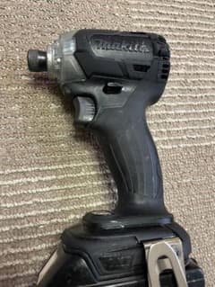 マキタ　インパクトドライバー　TD137D  （ジャンク）のサムネイル