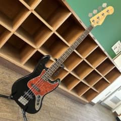 ブラックボディのジャズベースタイプ。赤鼈甲ピックガード m33690367402_1.jpg?1772186938