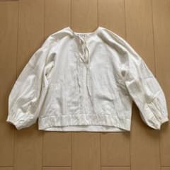 TENNE HANDCRAFTED MODERN  ボリュームスリーブブラウスのサムネイル
