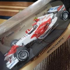 MINICHAMPS レーシングカーのサムネイル