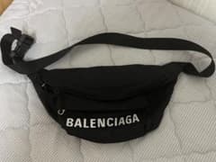 BALENCIAGA ボディバッグ ブラック - メルカリ