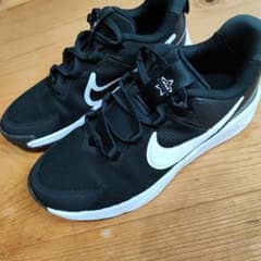 NIKE スニーカー　22cmのサムネイル
