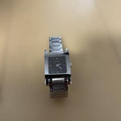 GUCCIクォーツスクエア 7900L.1 腕時計 黒文字盤 レディース - メルカリ