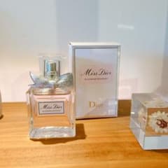 ミスディオール ブルーミングブーケ オードゥトワレ dior 香水のサムネイル