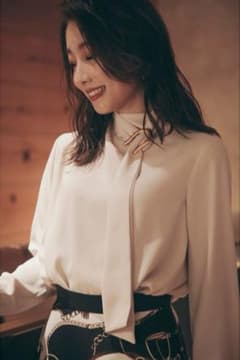 タグ付き[冨張愛コラボ]クラッシュメタルブローチブラウスピンキー＆ダイアン セール】 [冨張愛コラボ]クラッシュメタルブローチブラウス （シャツ