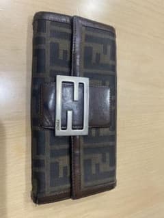 FENDI 長財布のサムネイル