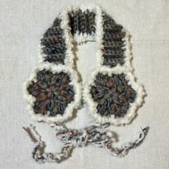 ハンドメイド　手編み イヤーマフ　花　耳当て　キラキラのサムネイル