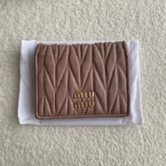 MIUMIU マテラッセ 二つ折り財布 ピンクベージュのサムネイル