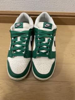 ナイキスニーカーのサムネイル