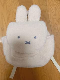 新品未使用　バースデイ　ミッフィー　リュック　もこもこ　ボア　白のサムネイル