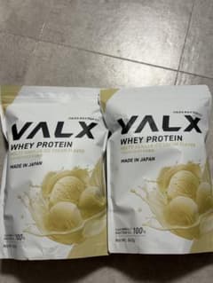 VALX ホエイプロテイン とろけるバニラアイス風味 840g 2袋のサムネイル