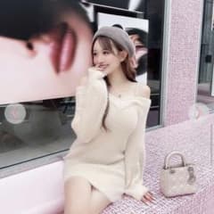 パールストラップニットワンピース　cherimi シェリーミー　伊藤桃のサムネイル