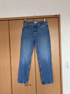 ZARA ハイライズスリムフィットデニムパンツのサムネイル
