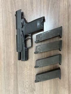 H&K USP ガスガン マガジン4本付き - メルカリ