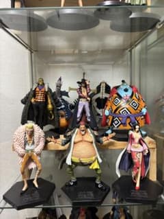 ワンピース フィギュア 8体セット　王下七武海＋α ワンピース DX 王下七武海フィギュア 8体セット - メルカリ