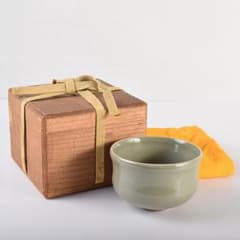 中国　龍泉窯　青磁　茶碗　時代箱　V　R7618 中国 龍泉窯 青磁 茶碗 時代箱 V R7618 - メルカリ