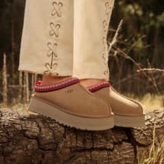 UGG tazz 厚底ムートンブーツ ベージュのサムネイル