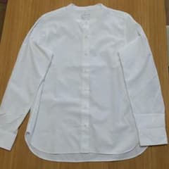 無印良品 白シャツのサムネイル