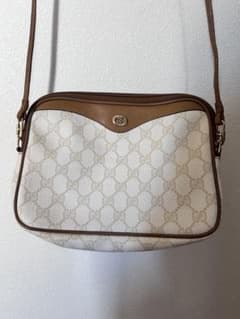 ！！！！値下げ中！！！！GUCCI ショルダーバッグ GG柄 【お値下げ可能】のサムネイル