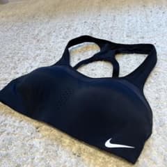 NIKE スポーツブラ　フィットネスのサムネイル