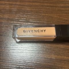 ジバンシイ　コンシーラーピーチのサムネイル